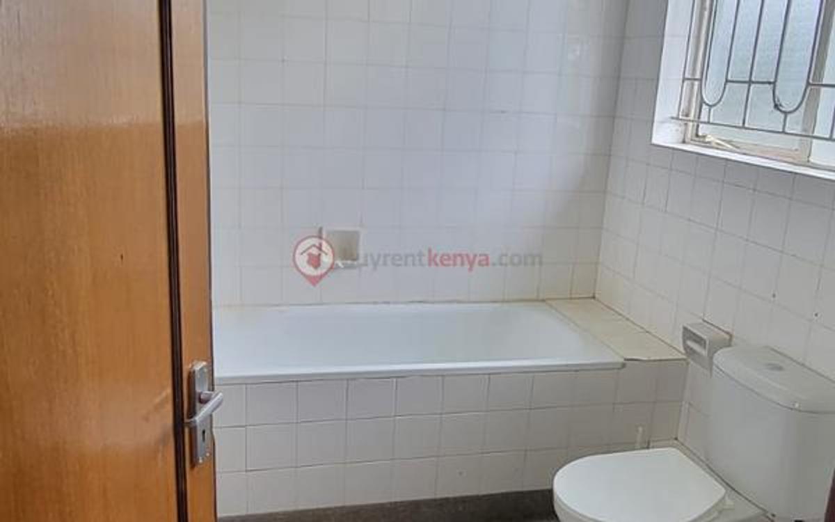 7 Bed Townhouse with En Suite at Lavington - 10