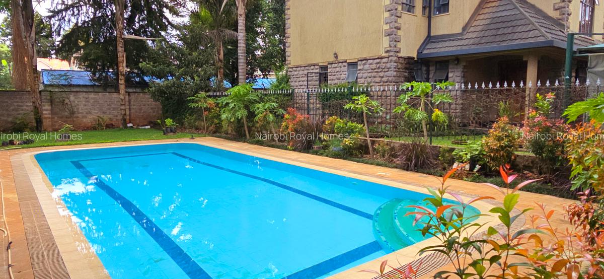 5 Bed Townhouse with En Suite at Lavington Green - 3