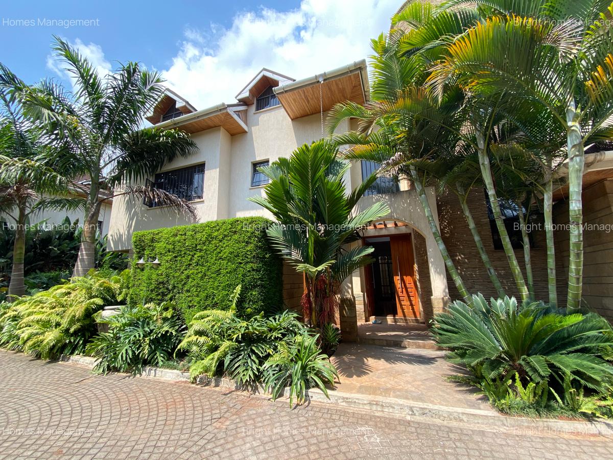 5 Bed Townhouse with En Suite in Lavington - 1