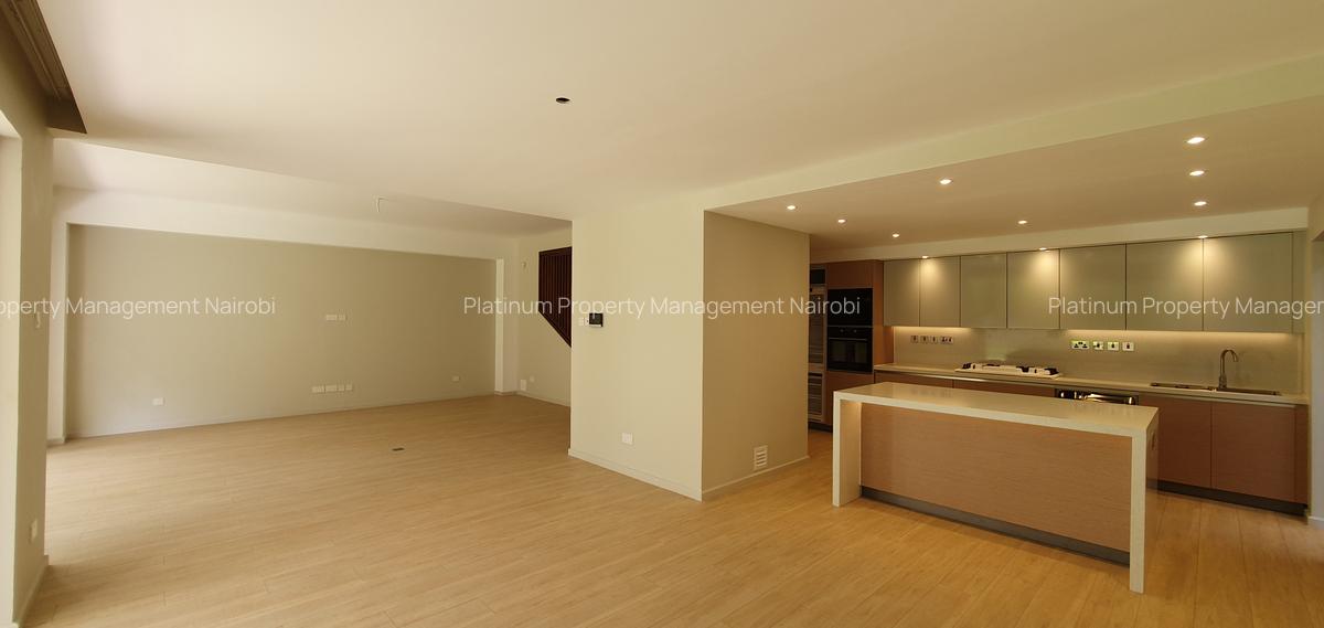 5 Bed Townhouse with En Suite in Kyuna - 3