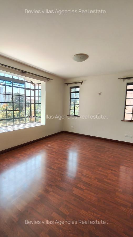 3 Bed Apartment with En Suite at Brook Side - 16