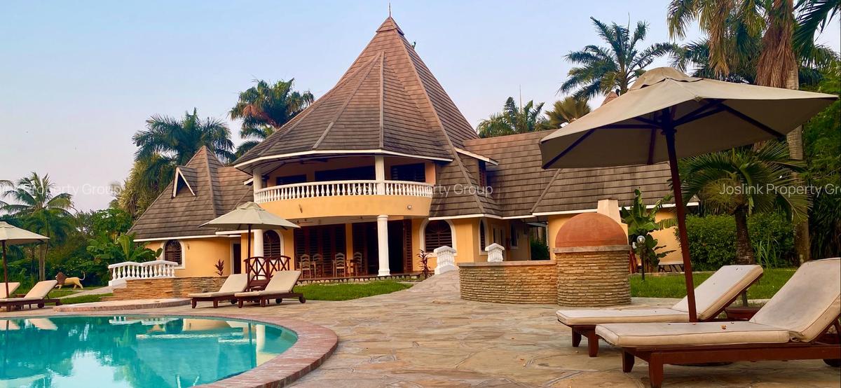 10 Bed Villa with En Suite in Nyali Area - 15