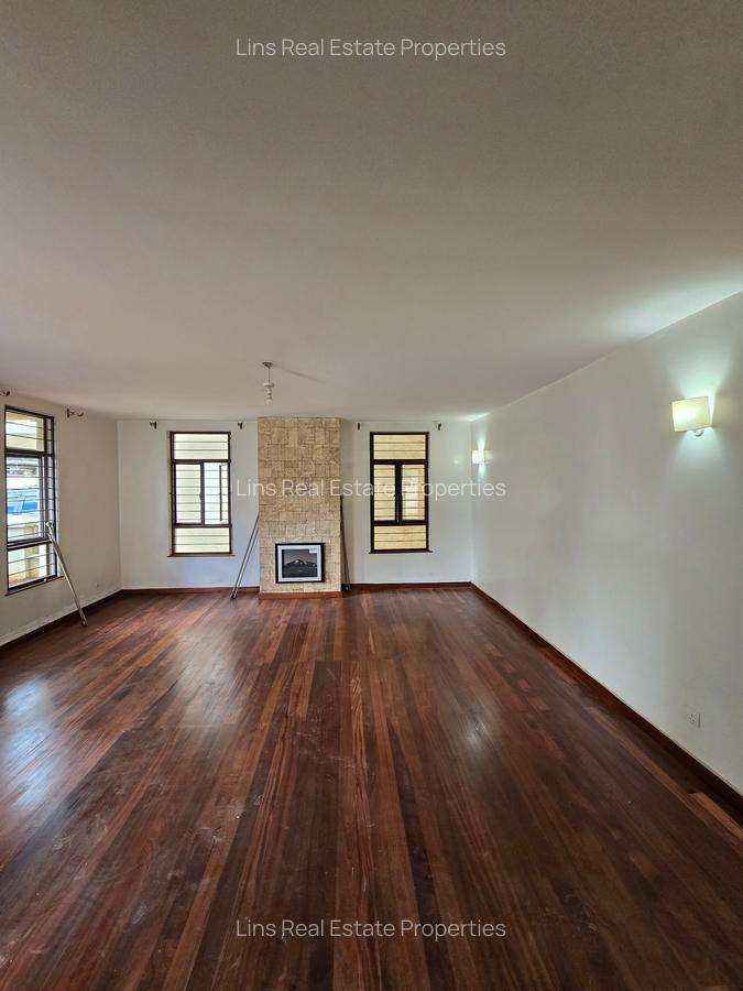 5 Bed Townhouse with En Suite in Lavington - 6