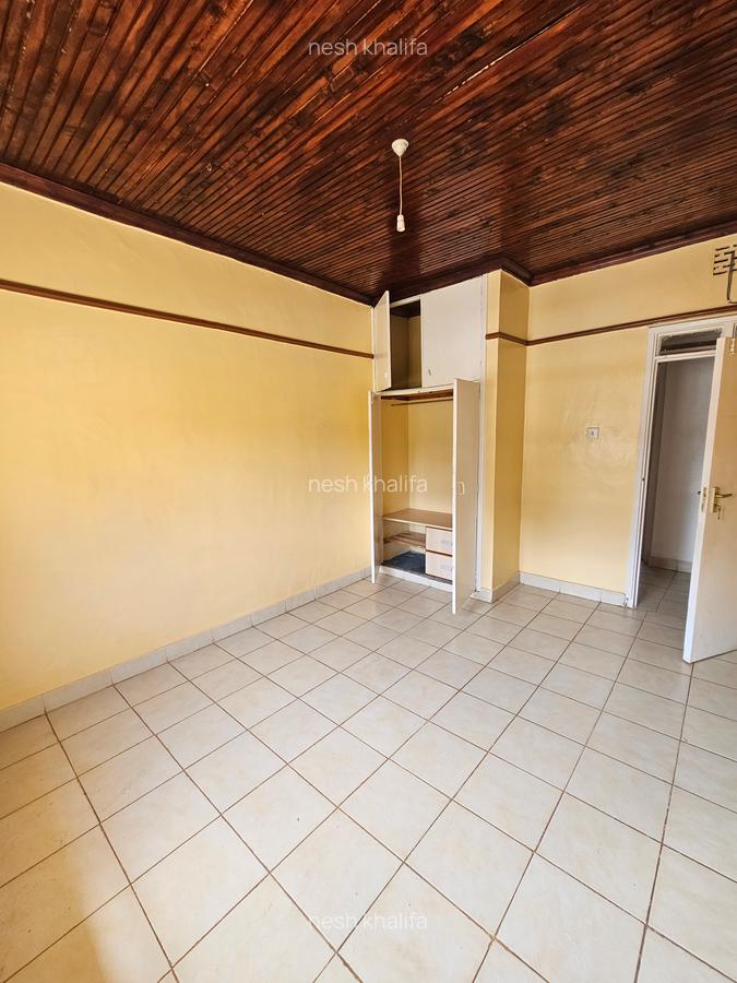 5 Bed Townhouse with En Suite in Mountain View - 1