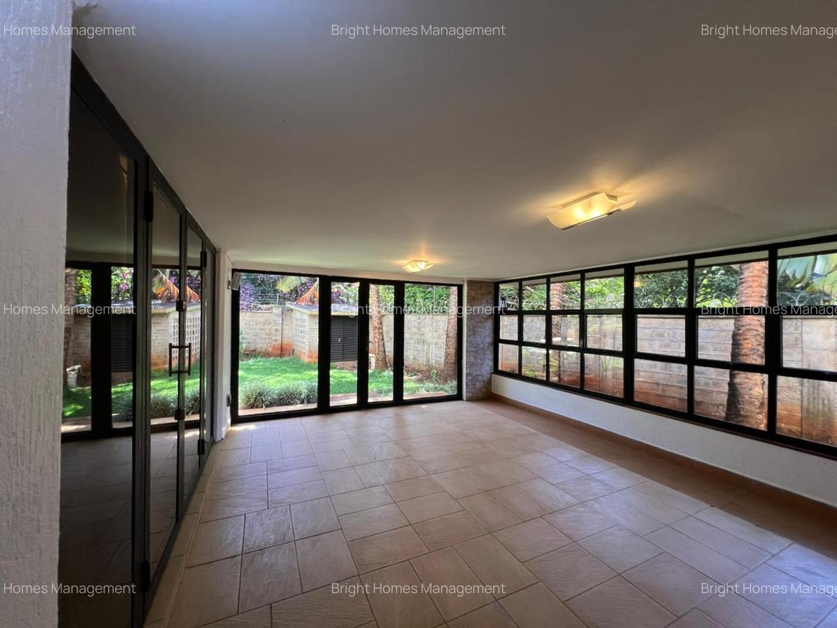 4 Bed Villa with En Suite in Spring Valley - 9