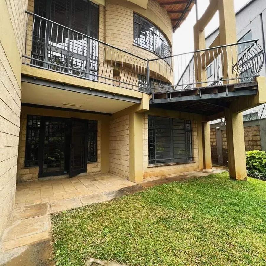 4 Bed House with En Suite at Lavington - 11