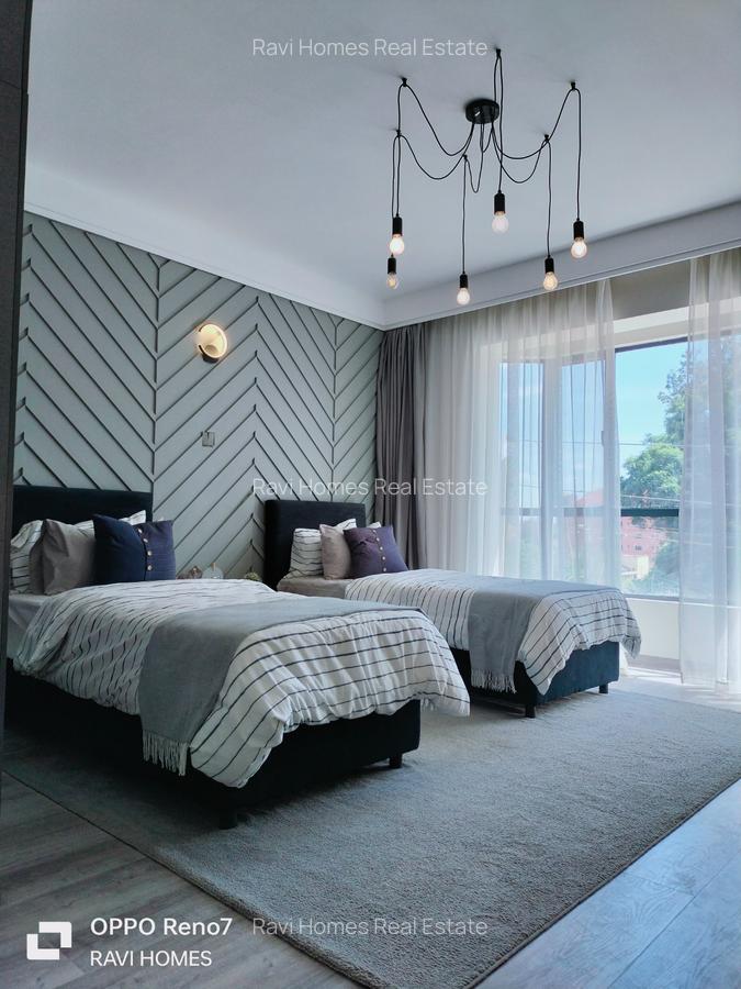 3 Bed Apartment with En Suite in Brookside - 17