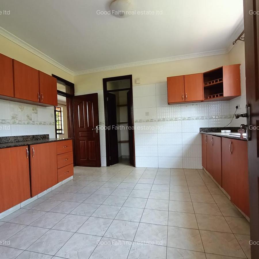 4 Bed Townhouse with En Suite in Kiambu Road - 7