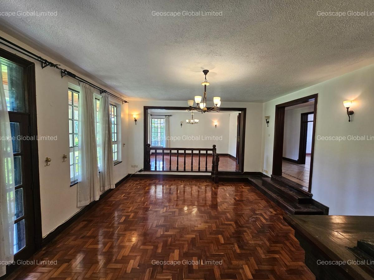 5 Bed House with En Suite in Runda - 2