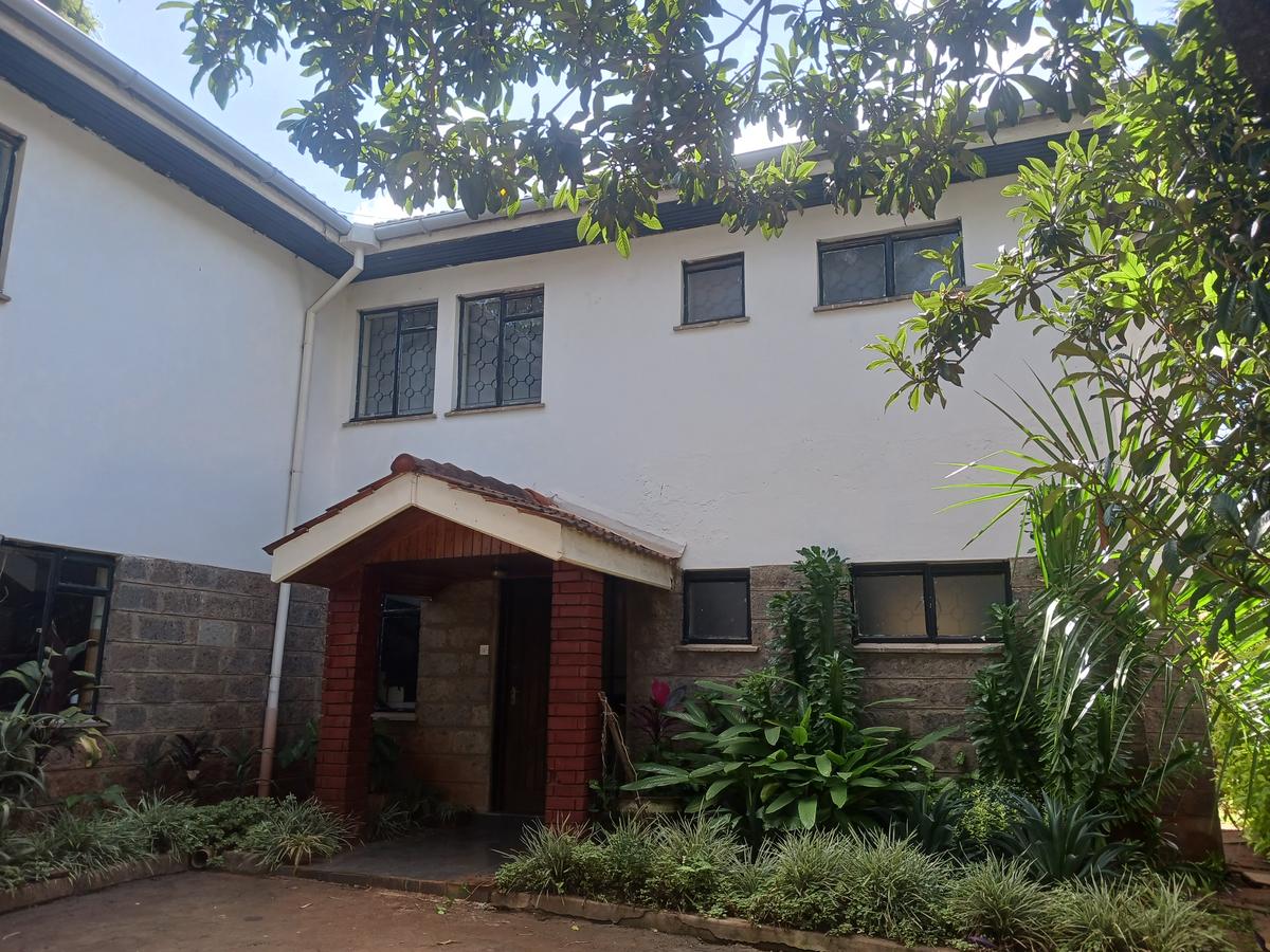 4 Bed House with En Suite at Lavington - 19