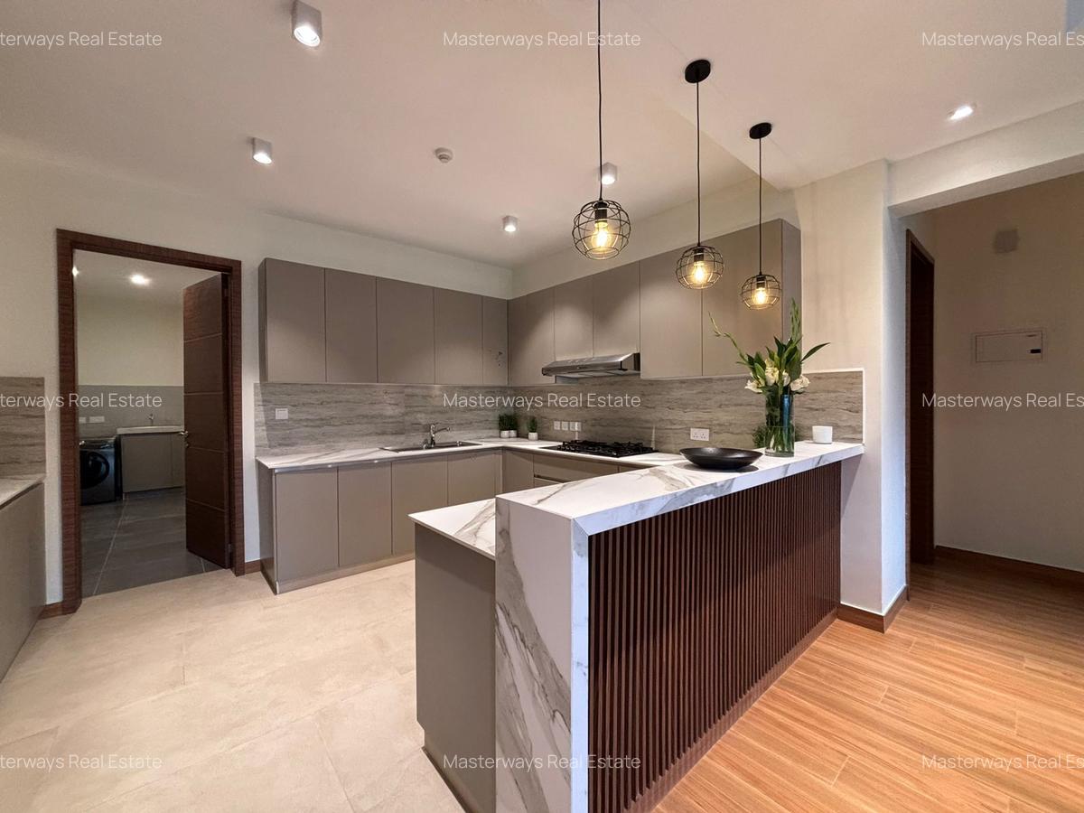 3 Bed Apartment with En Suite in Riverside - 2