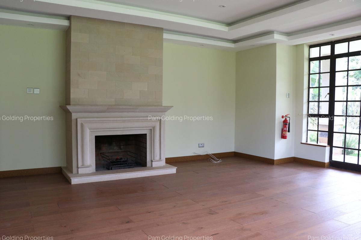 5 Bed Villa with En Suite in Runda - 9