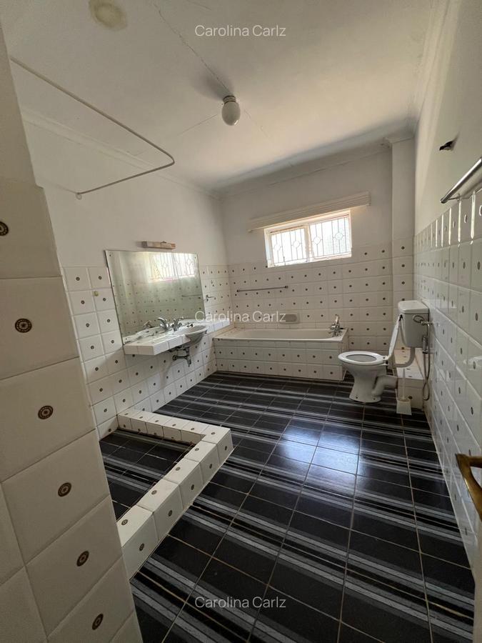 4 Bed House with En Suite in Kyuna - 11