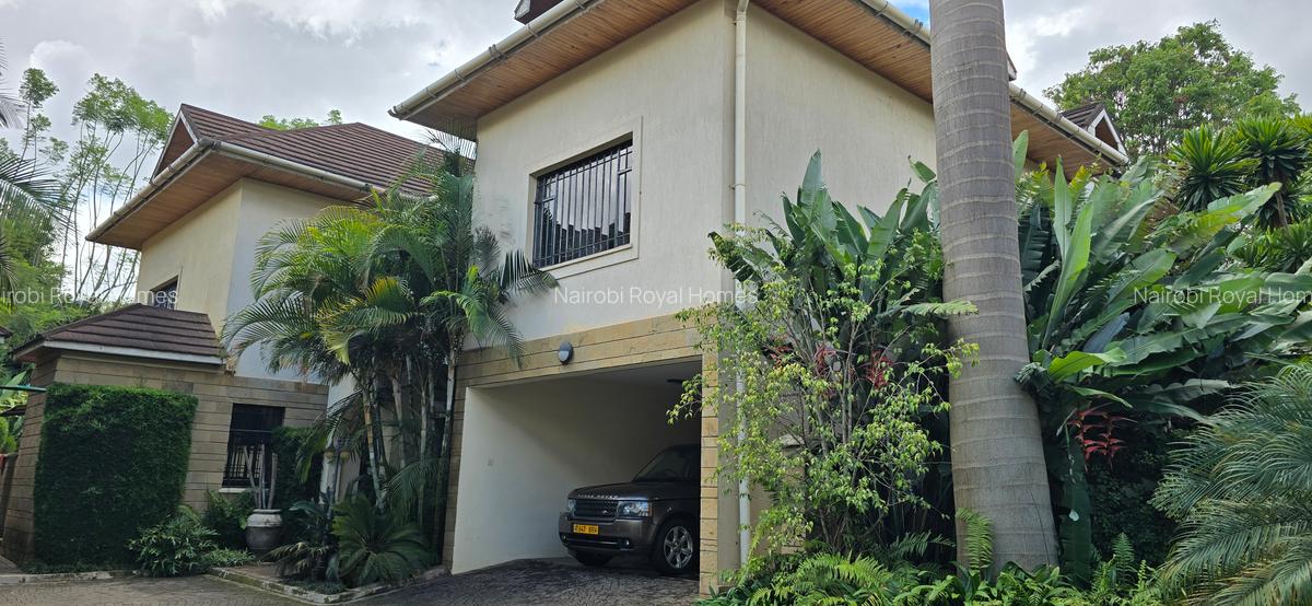 5 Bed Townhouse with En Suite at Lavington Green - 1