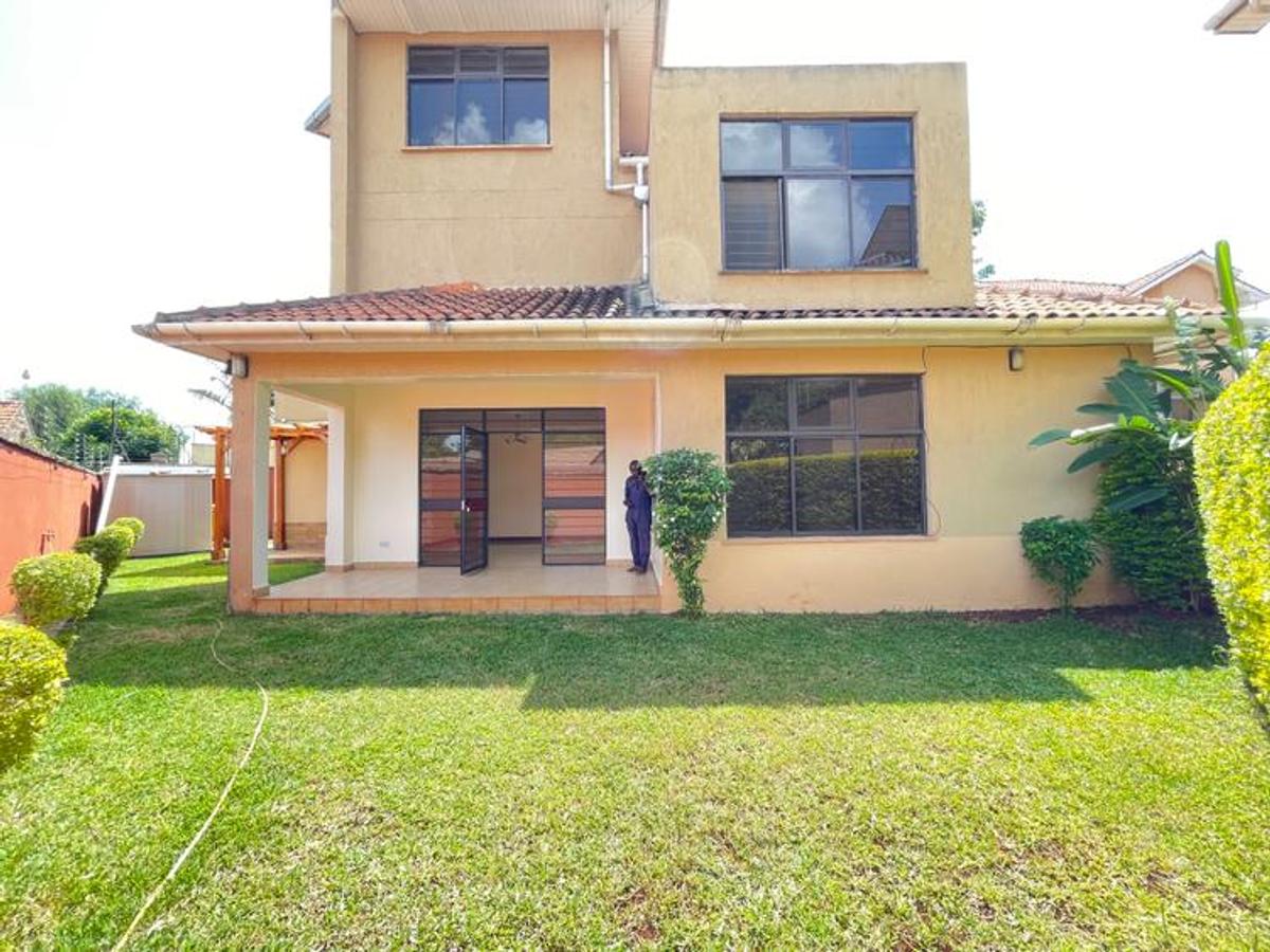 6 Bed Townhouse with En Suite in Lavington - 4