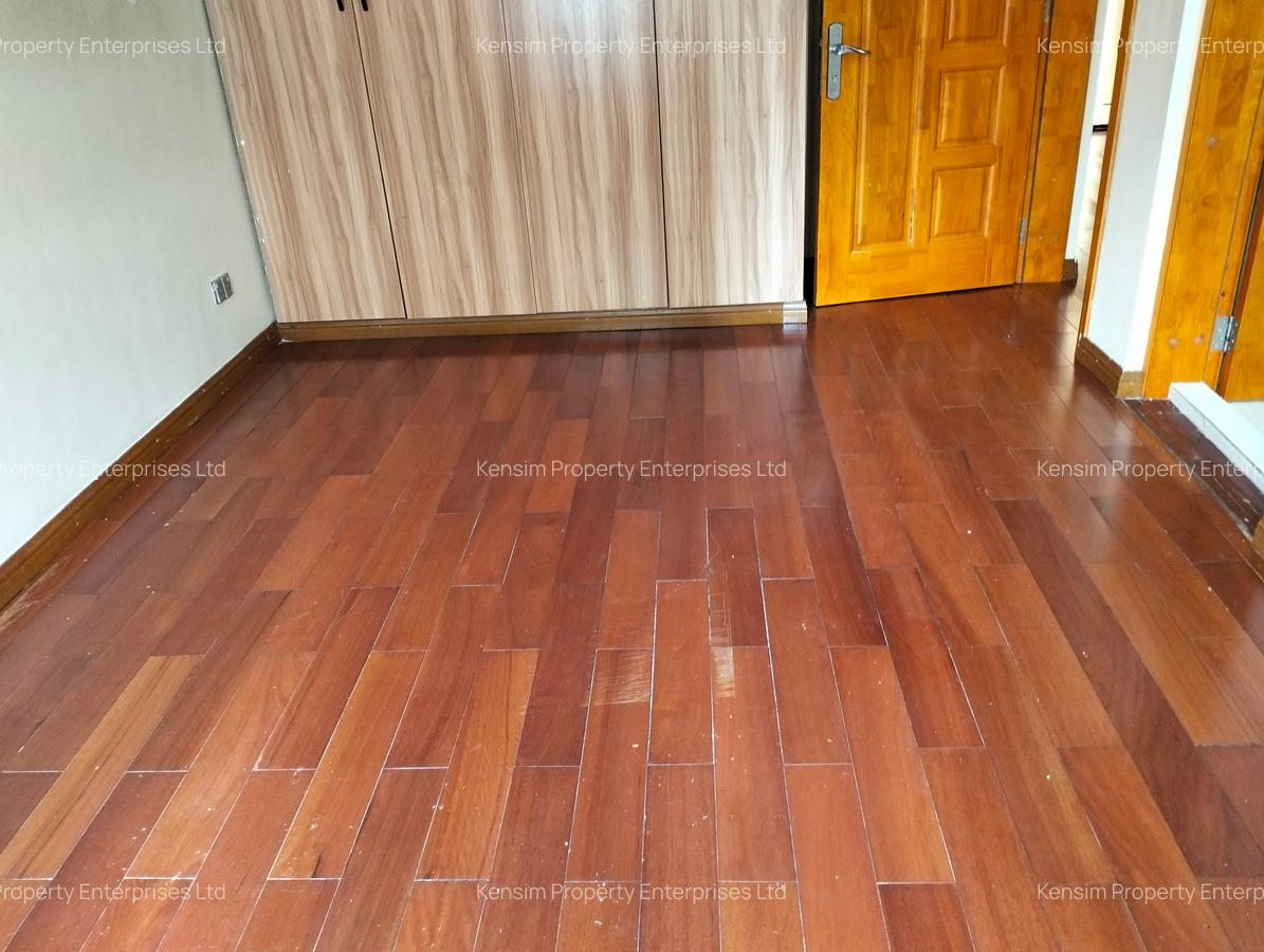 5 Bed Townhouse with En Suite in Lavington - 14