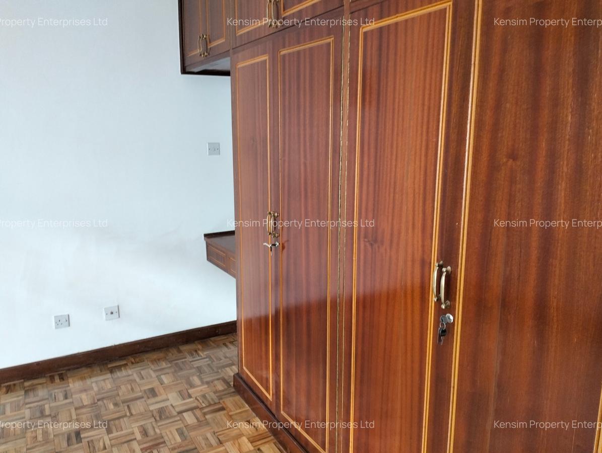 4 Bed Townhouse with En Suite in Lavington - 11