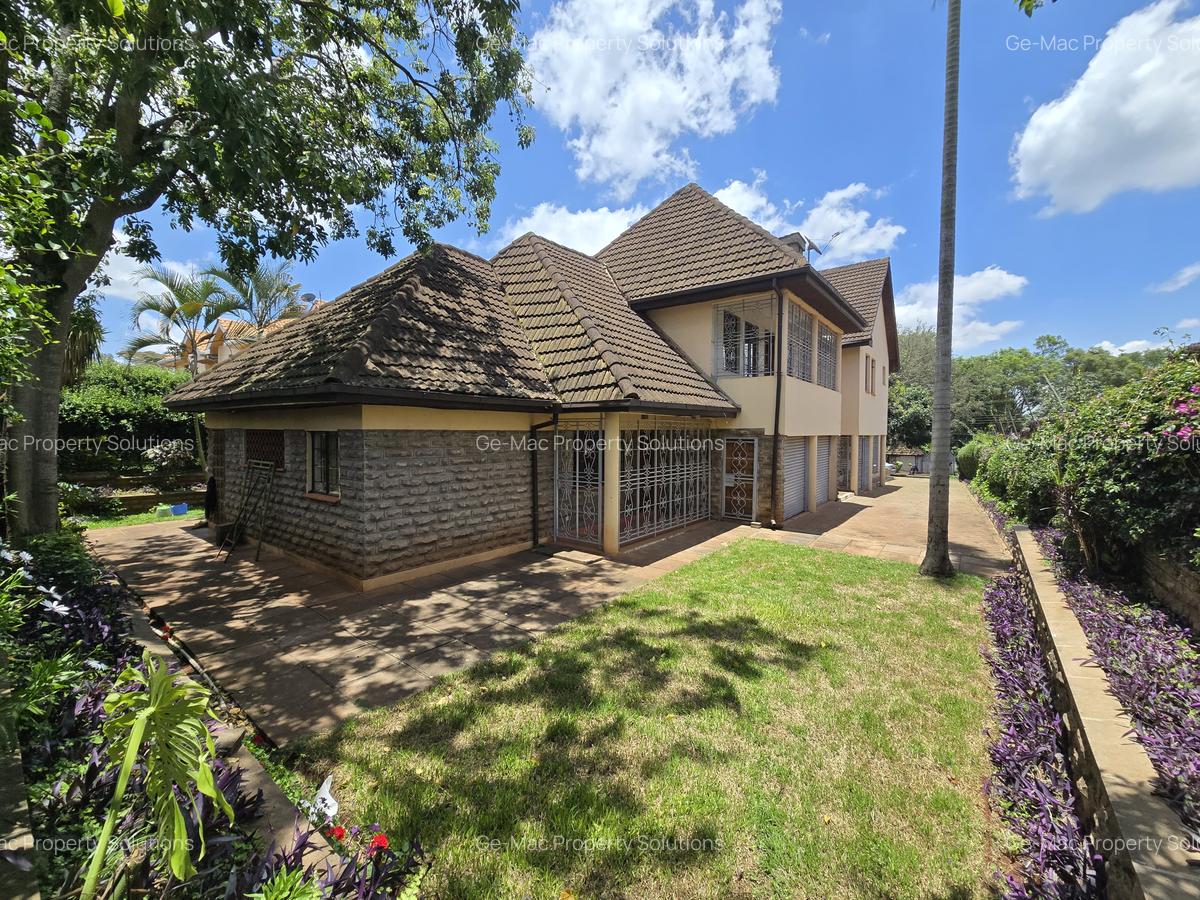 5 Bed House with En Suite in Runda - 3