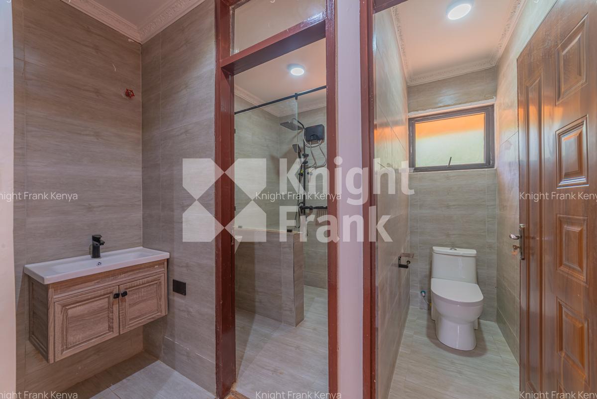 4 Bed House with En Suite at Loresho Crescent - 7