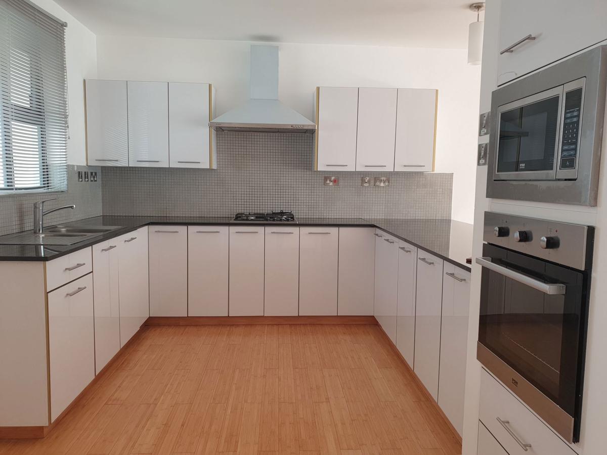 3 Bed Apartment with En Suite at Garden City - 12