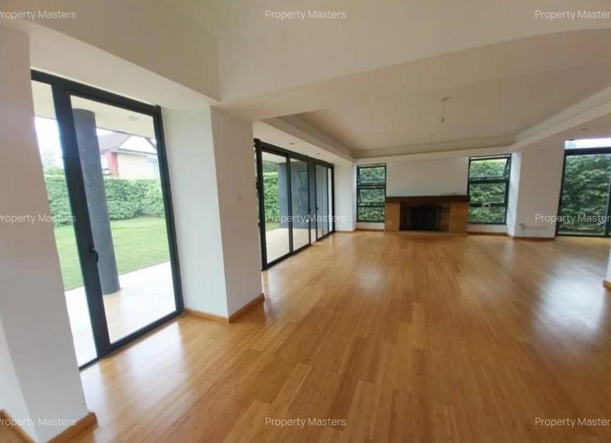 4 Bed Villa with En Suite at Garden Estate Road - 16