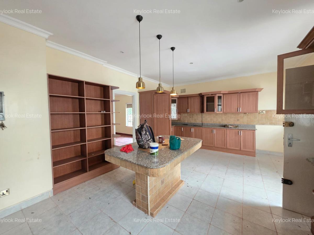 4 Bed House with En Suite at Lavington Green - 5