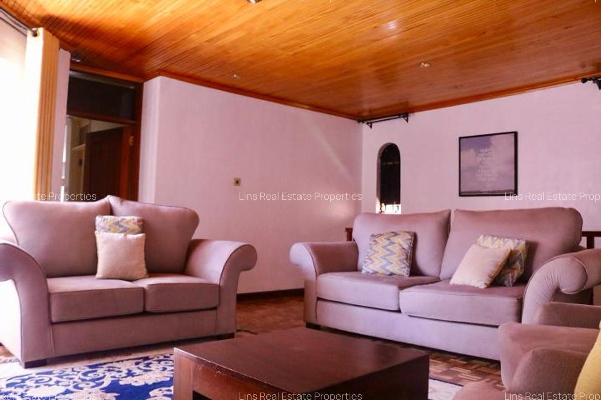 4 Bed Townhouse with En Suite in Brookside - 19