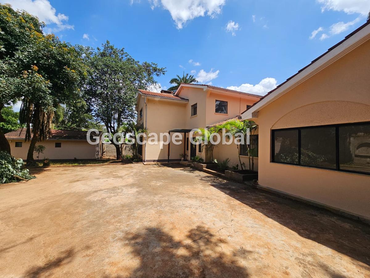 5 Bed House with En Suite in Kyuna - 1