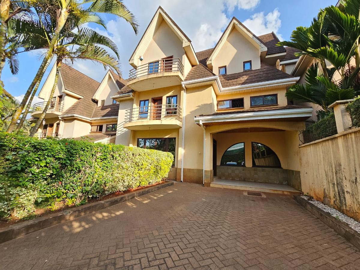 4 Bed Townhouse with En Suite in Lavington - 3