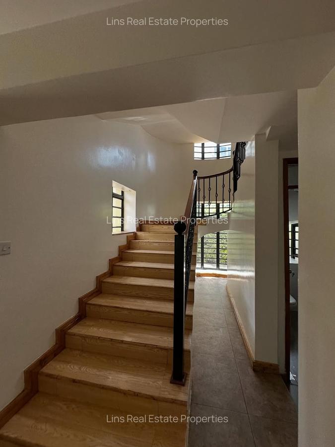 5 Bed Townhouse with En Suite in Runda - 12