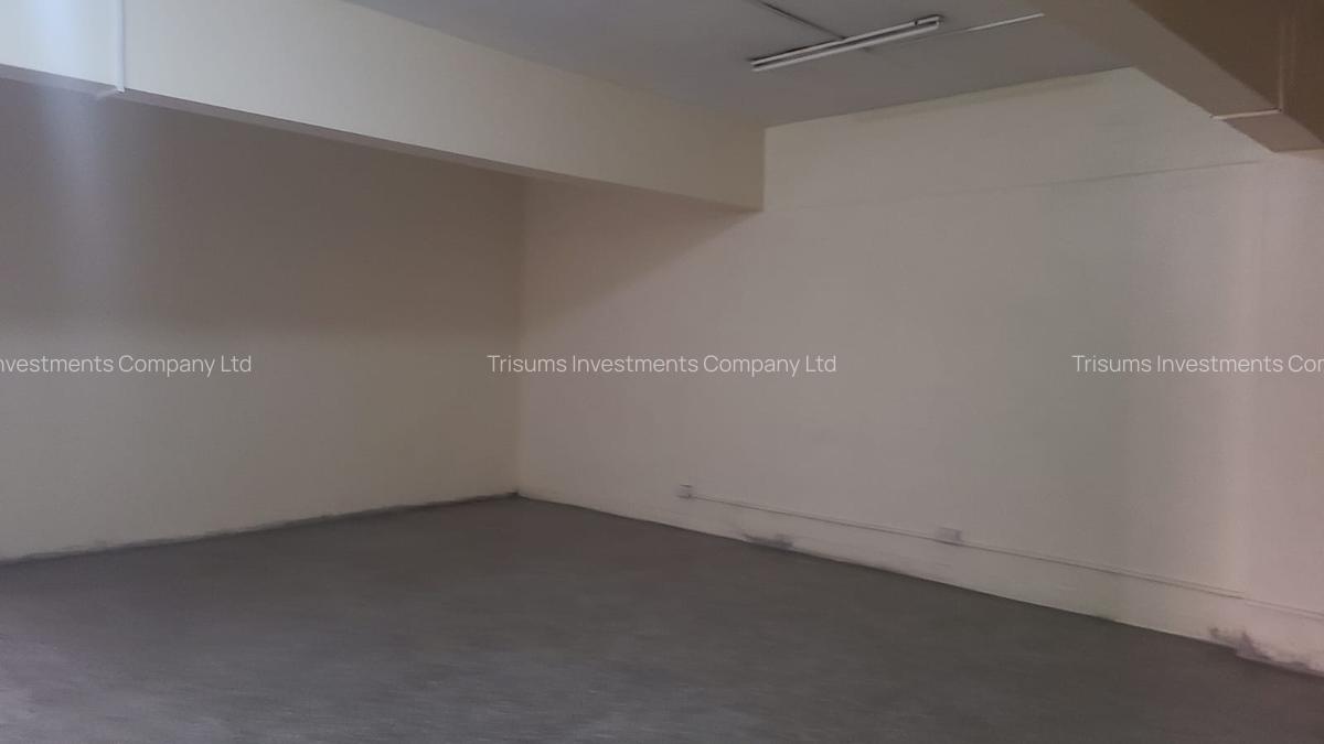 870 ft² Commercial Property with Fibre Internet in Industrial Area - 3