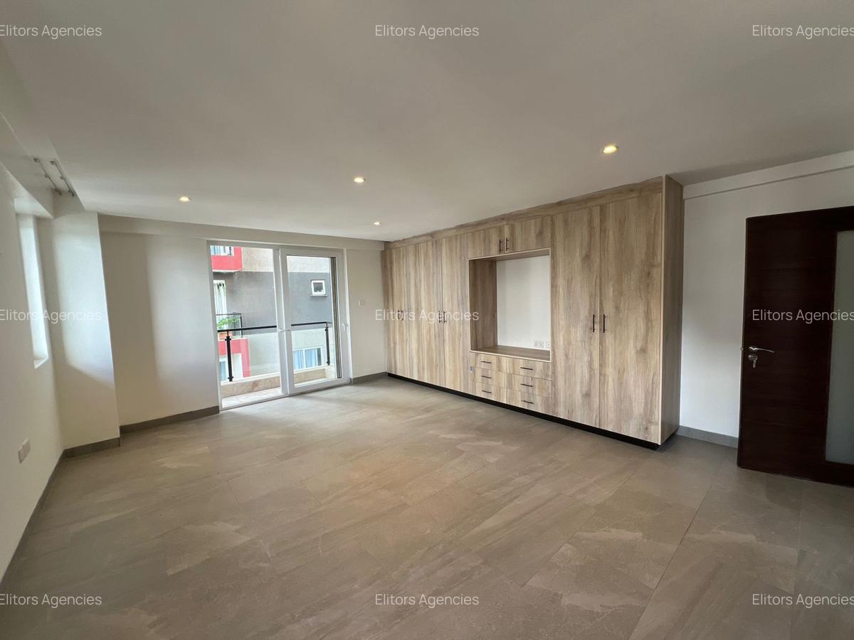 4 Bed Apartment with En Suite at General Mathenge - 11