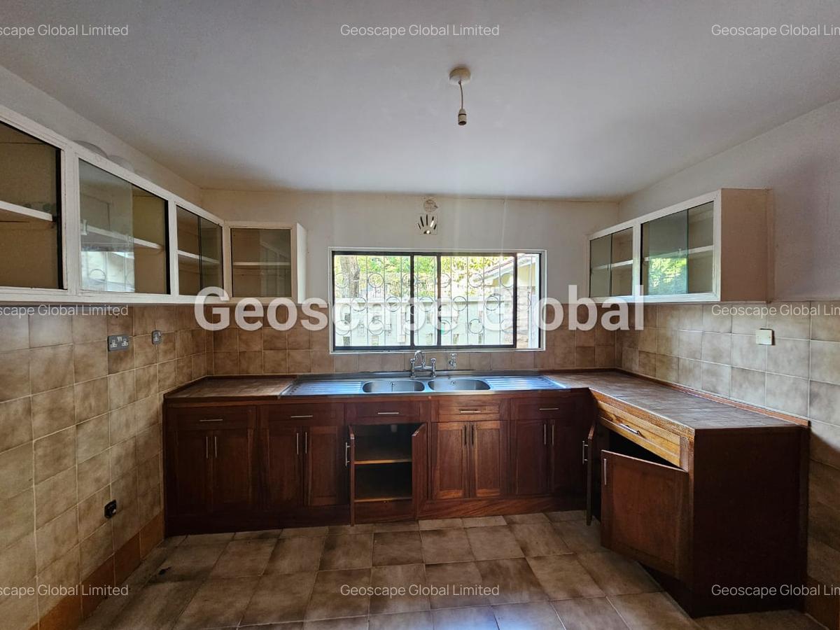 4 Bed House with En Suite in Loresho - 9