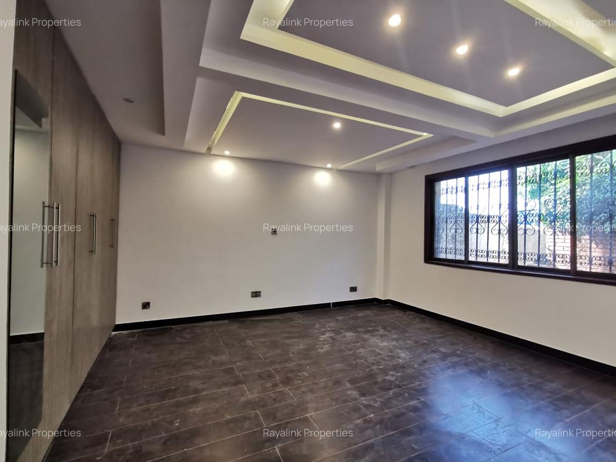 4 Bed Townhouse with En Suite at Grevillea Groove - 6