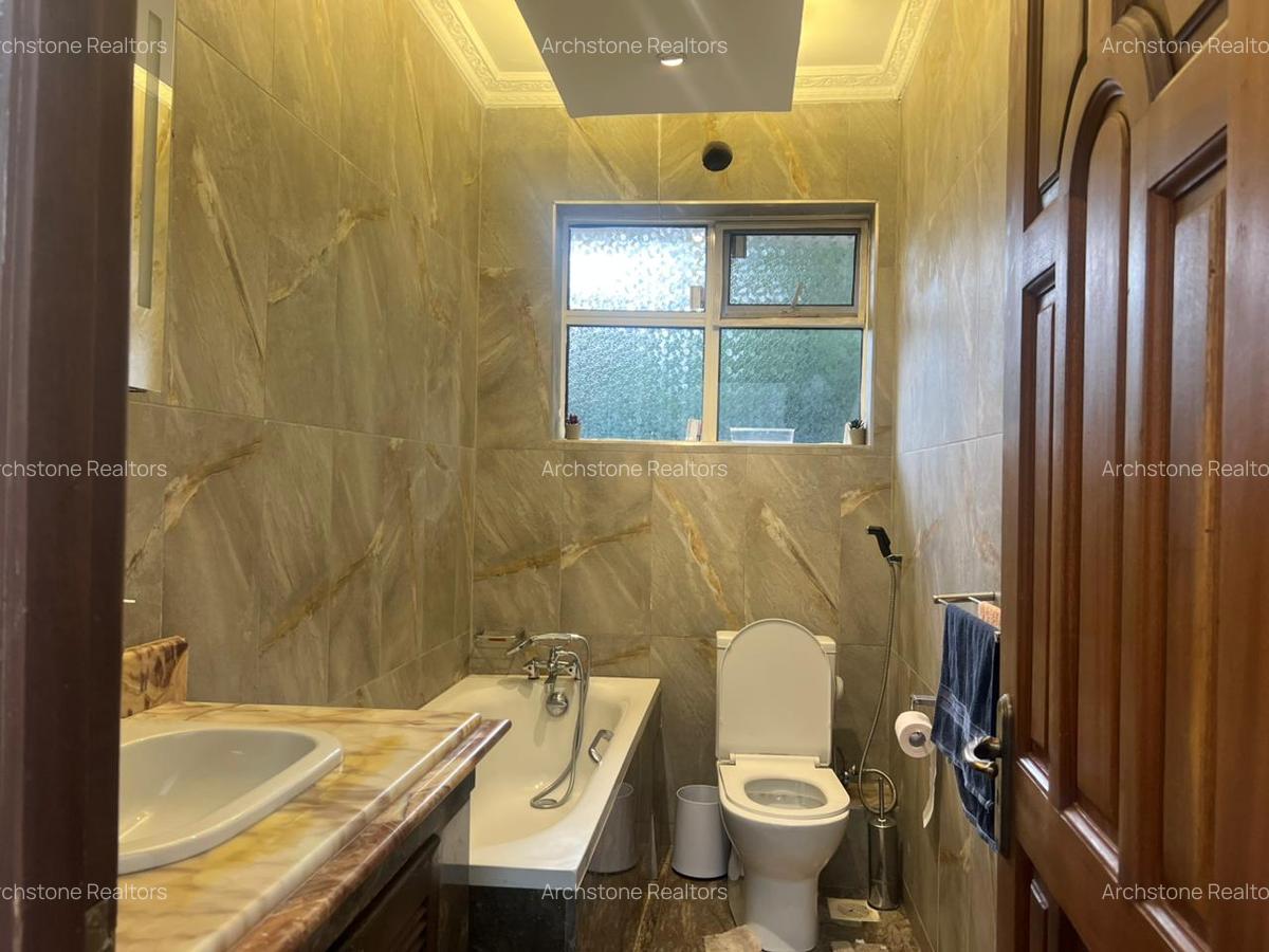 5 Bed House with En Suite in Runda - 14