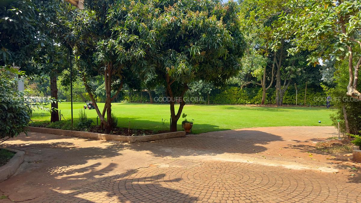 Serviced 2 Bed Apartment with En Suite at Nyari - 2