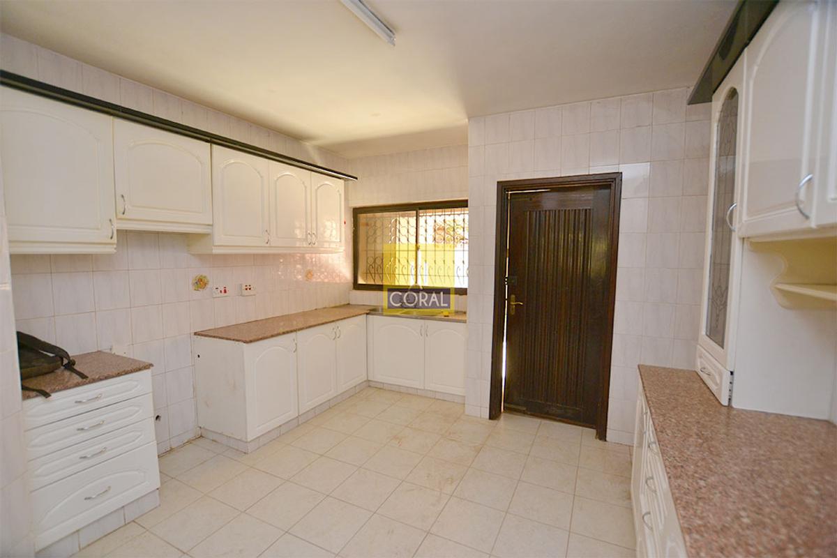 5 Bed House with Garden in Westlands Area - 16