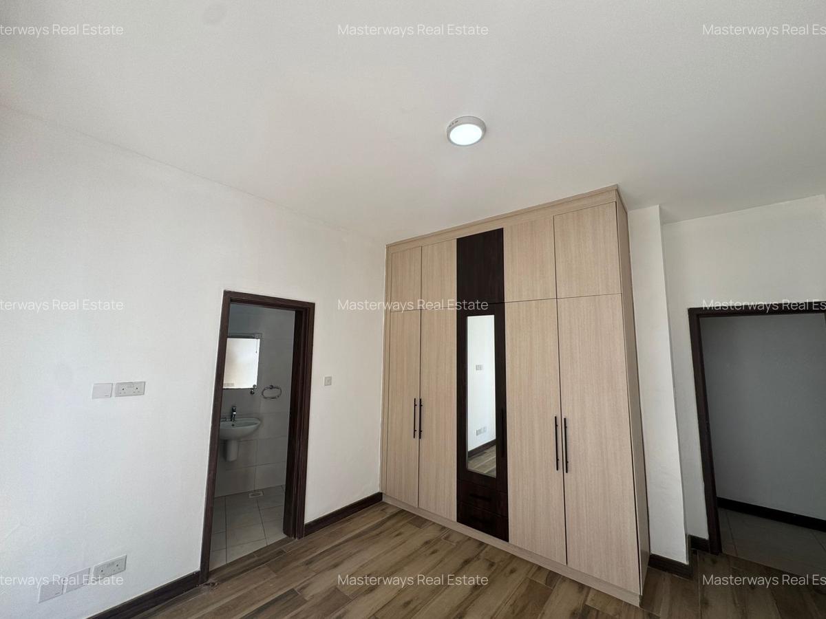 2 Bed Apartment with En Suite in Hurlingham - 9