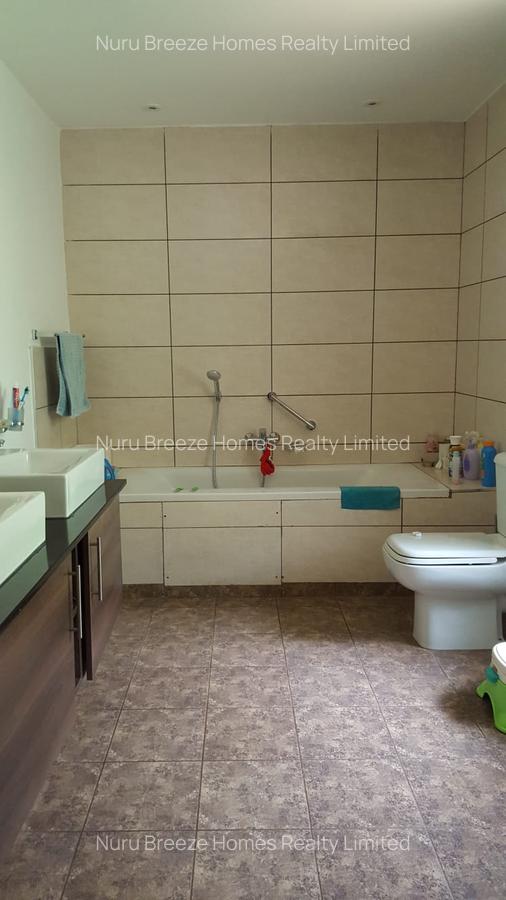 4 Bed Townhouse with En Suite in Rosslyn - 9