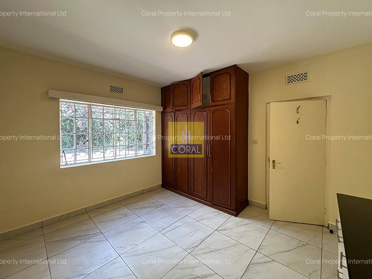 2 Bed Apartment in Parklands - 8