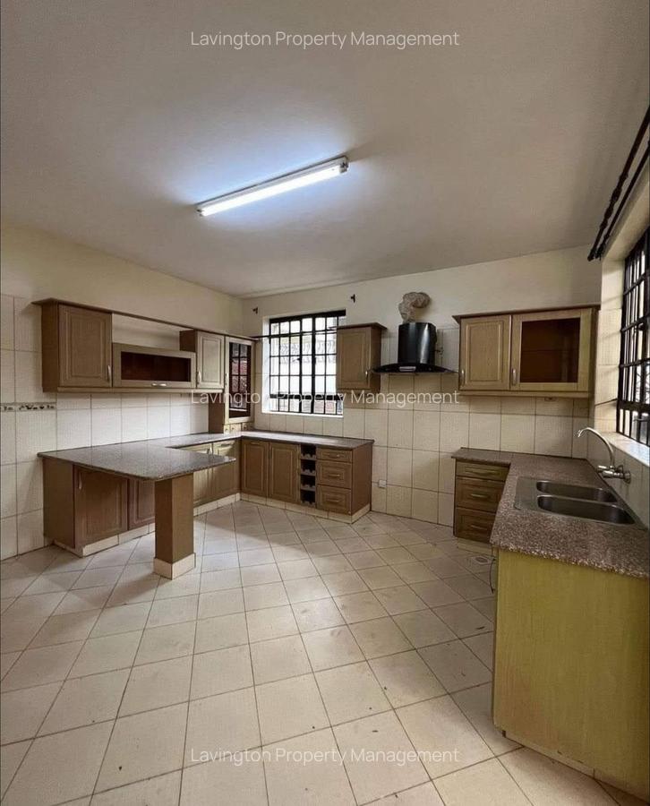 5 Bed Townhouse with En Suite at Lavington Green - 2