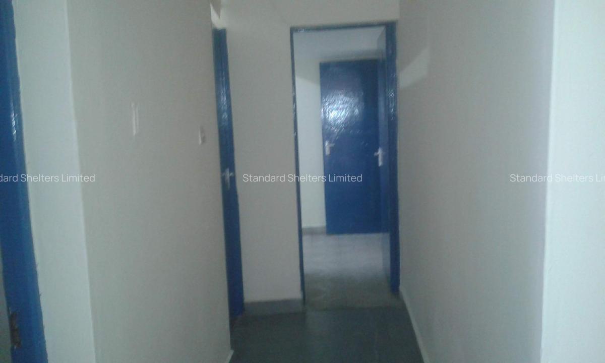 6,950 ft² Warehouse with Service Charge Included in Industrial Area - 3