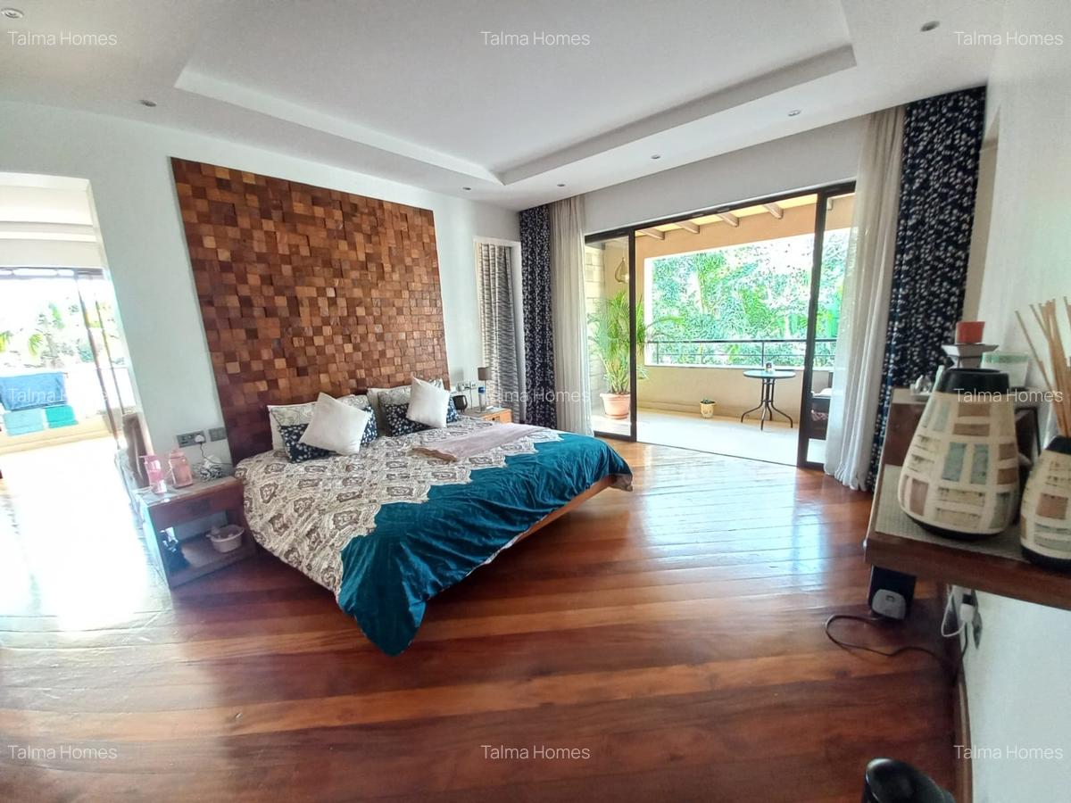 5 Bed Townhouse with En Suite at Lavington - 14