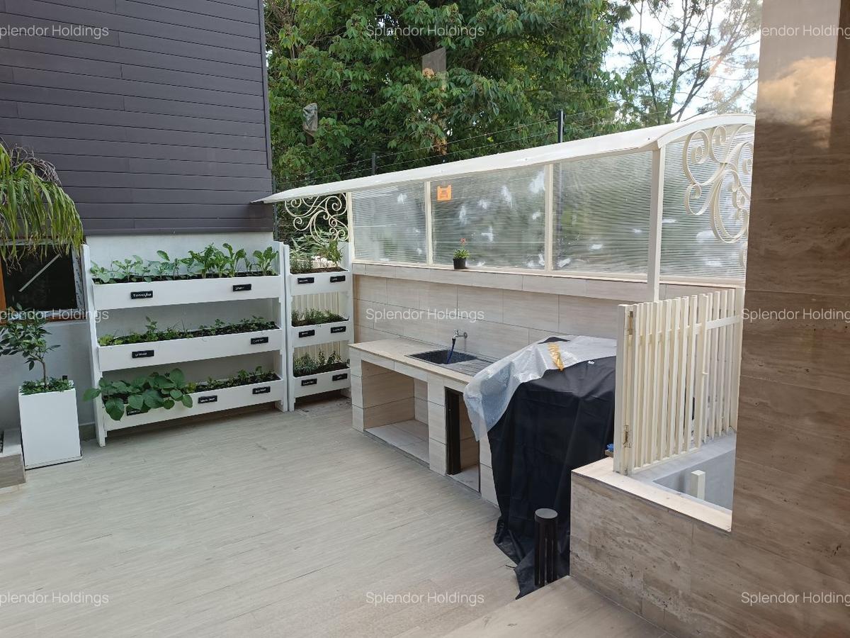 6 Bed Villa with En Suite in Lavington - 8