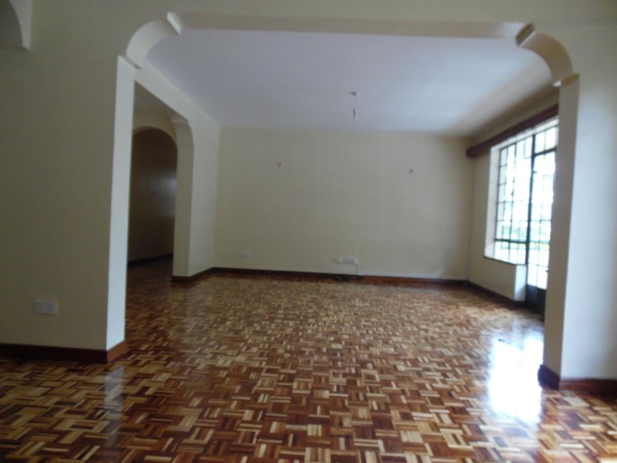 3 Bed Apartment with En Suite at Lavington - 19