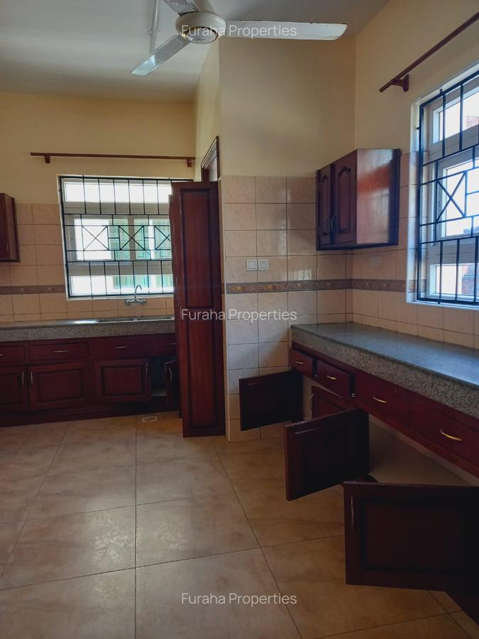 5 Bed House with En Suite in Nyali Area - 5