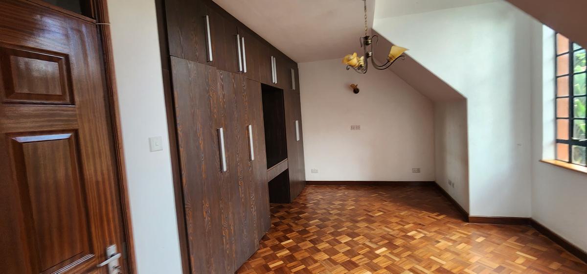 4 Bed Townhouse with En Suite in Lavington - 10