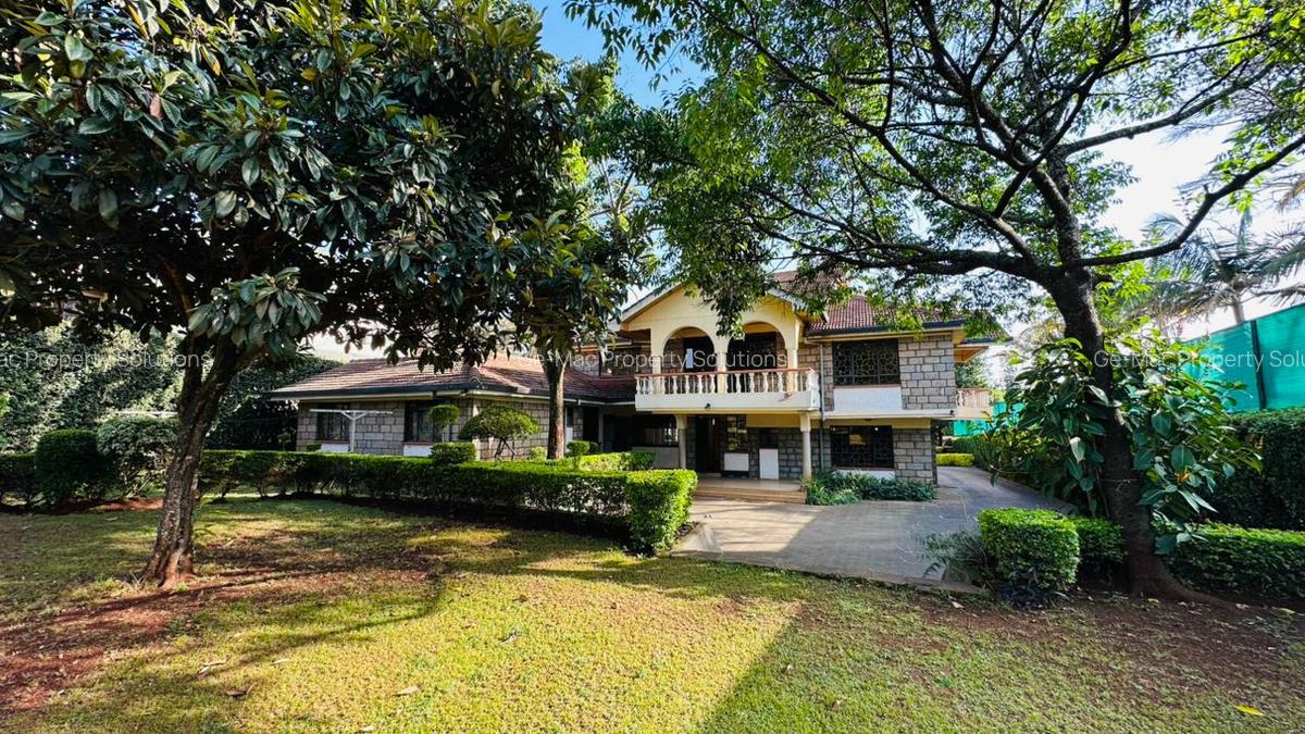 5 Bed House with En Suite in Runda - 1