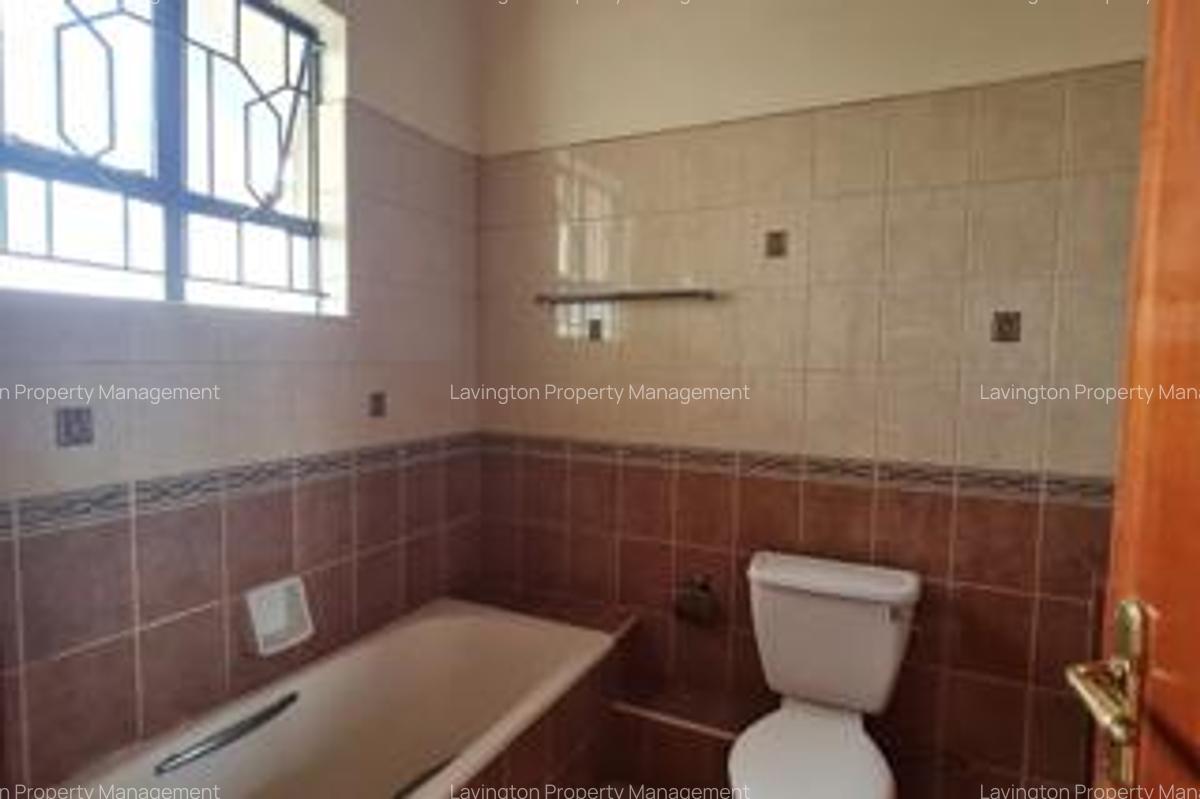 4 Bed Townhouse with En Suite at Lavington Green - 10