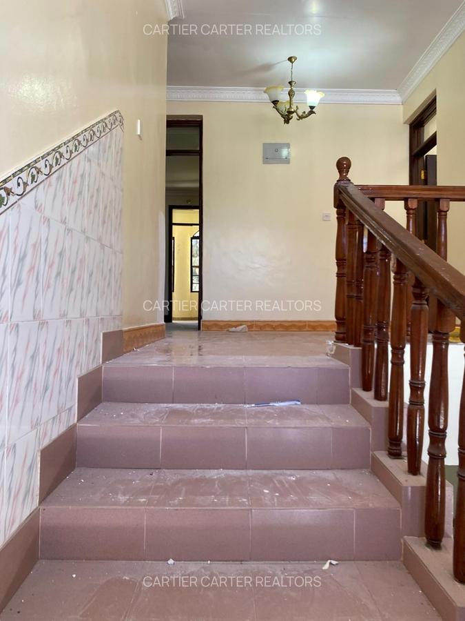 4 Bed House with En Suite in Ridgeways - 7